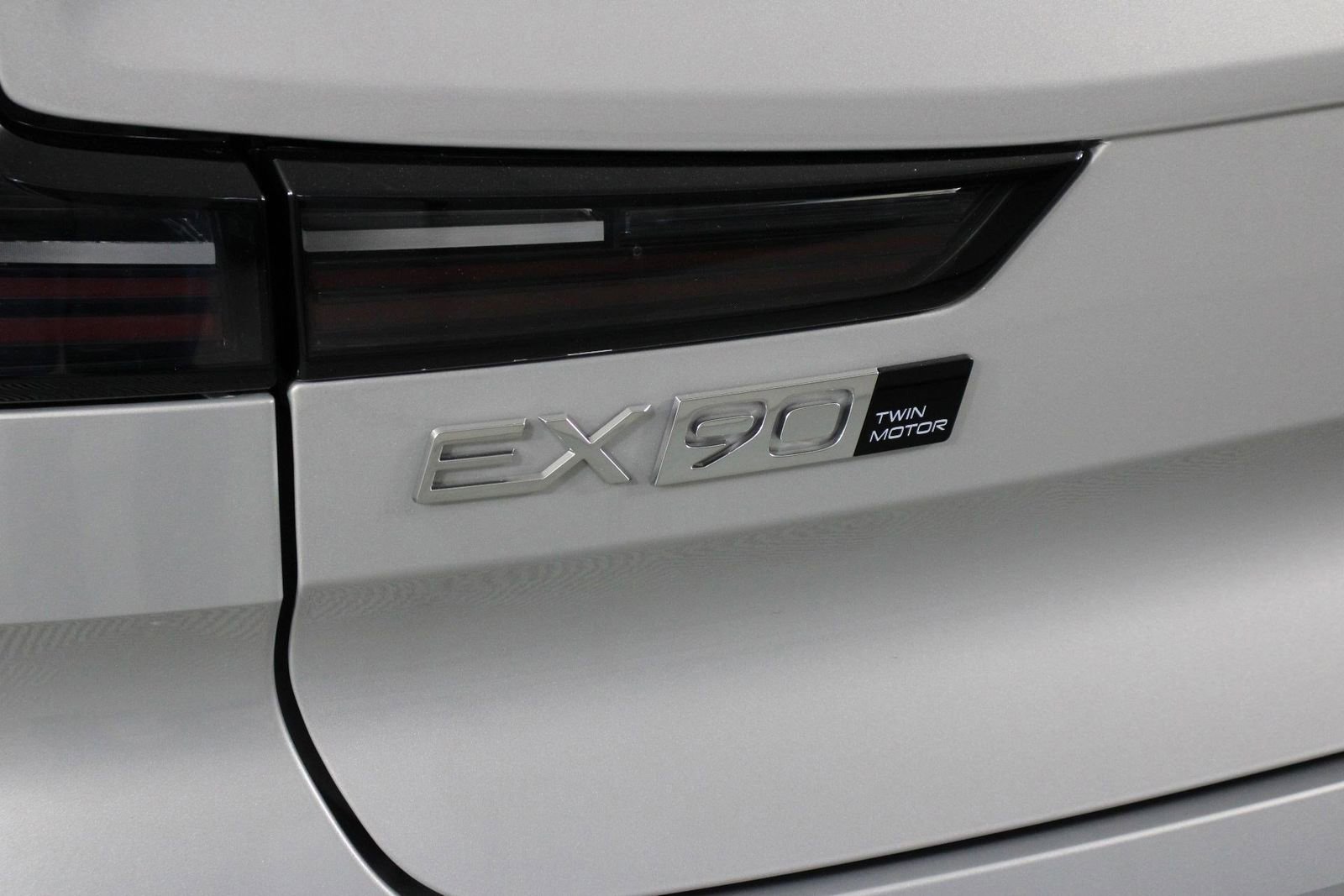 New 2025 Volvo EX90 Plus image 15