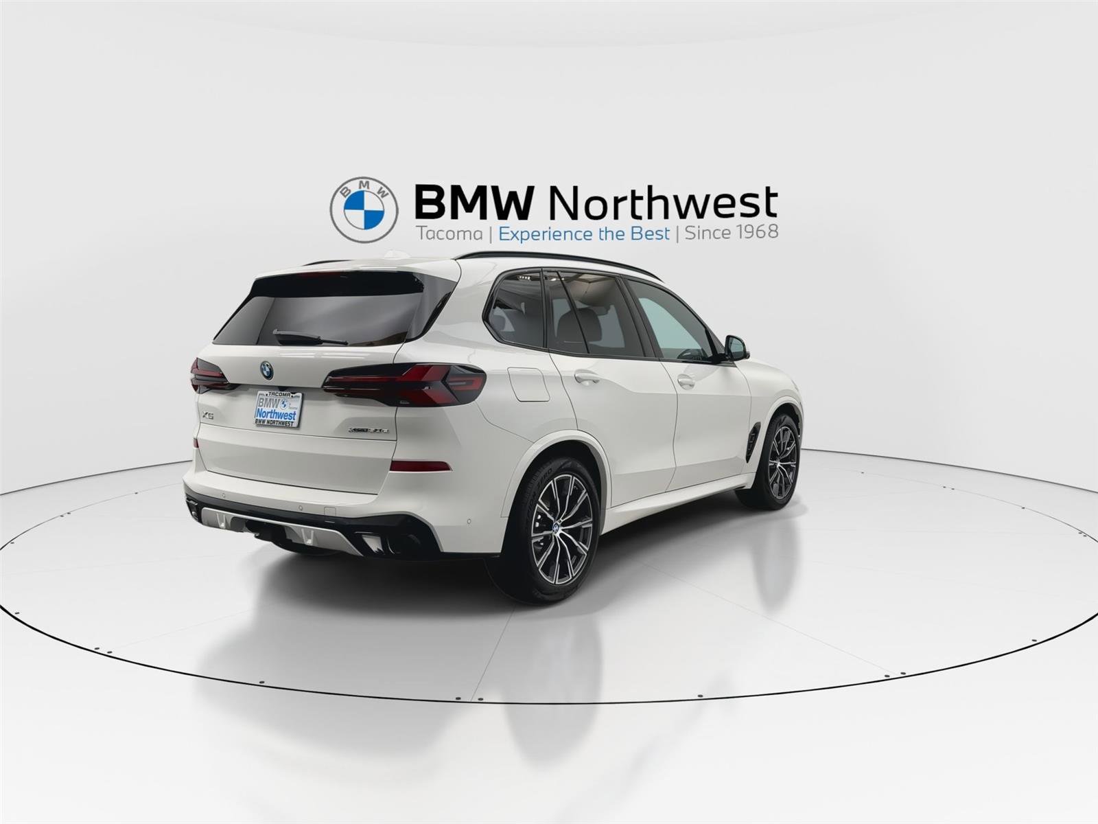New 2026 BMW X5 xDrive50e image 3