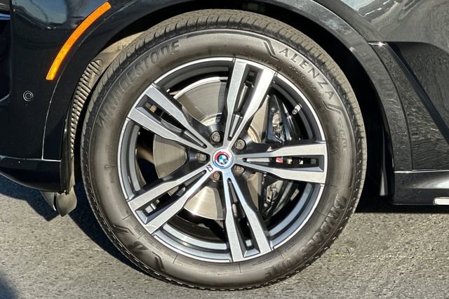 Used 2023 BMW X7 M60i w/ Executive Package image 33