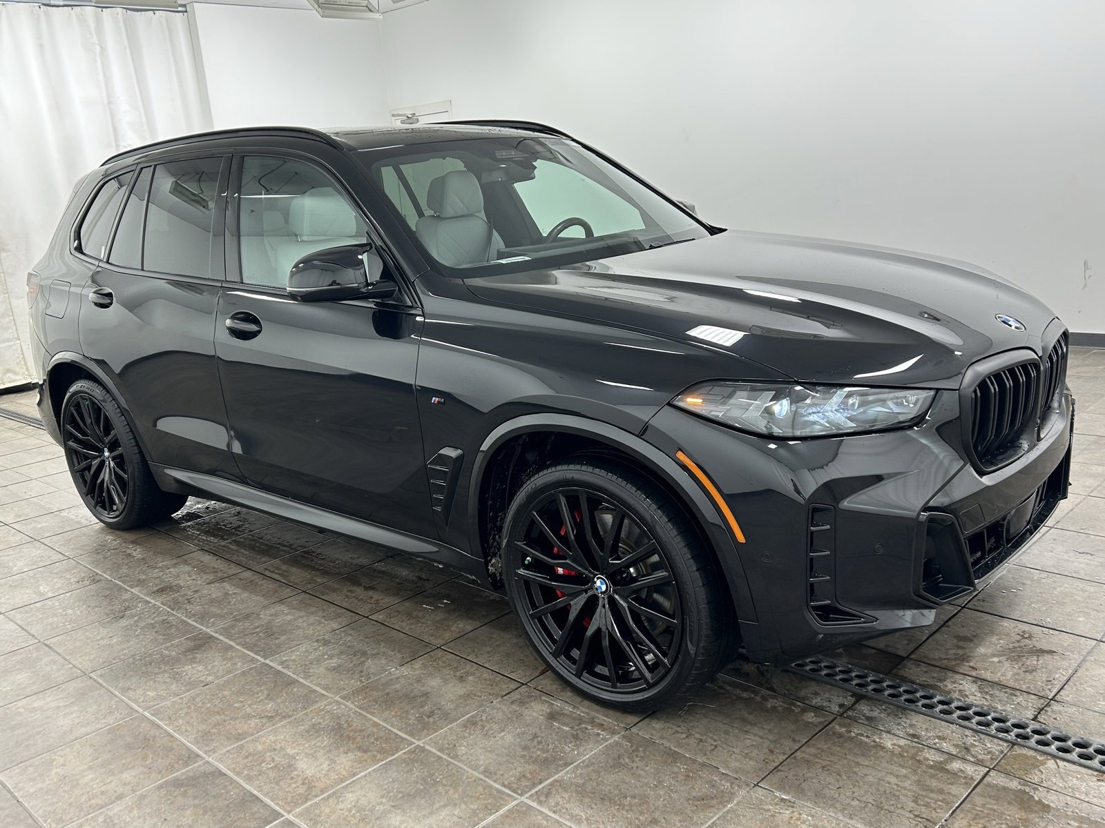 Used 2025 BMW X5 M60i image 6