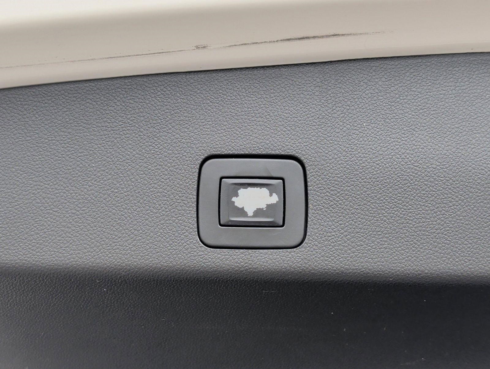 Used 2022 Buick Encore GX Select w/ Sport Touring Package image 27