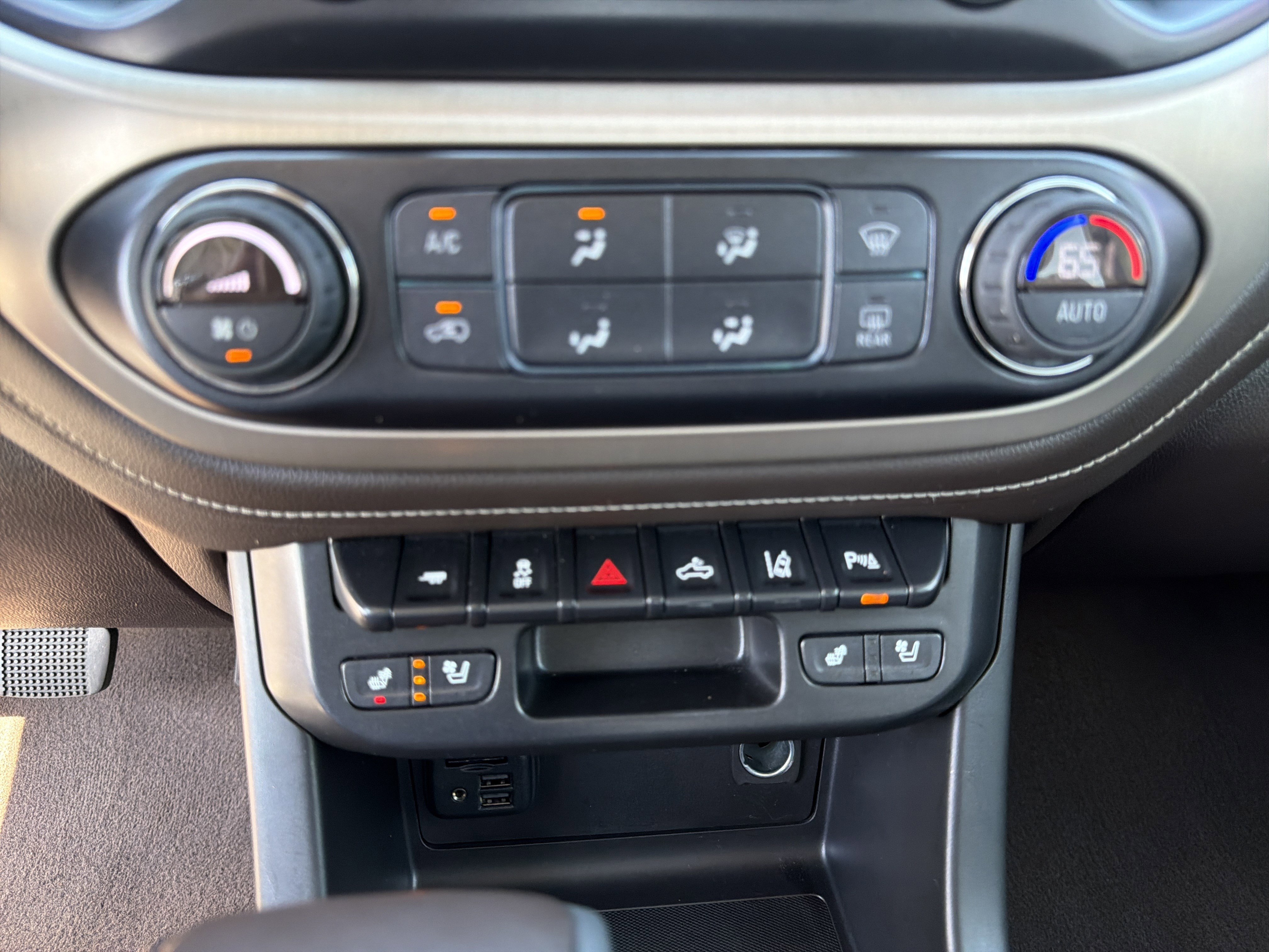 Used 2021 GMC Canyon Denali image 35