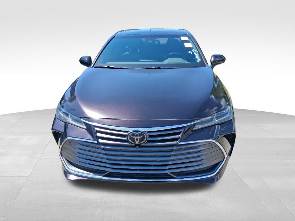 Used 2019 Toyota Avalon Limited FWD video 2