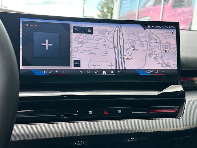 Certified 2025 BMW 530i xDrive AWD/4WD image 29