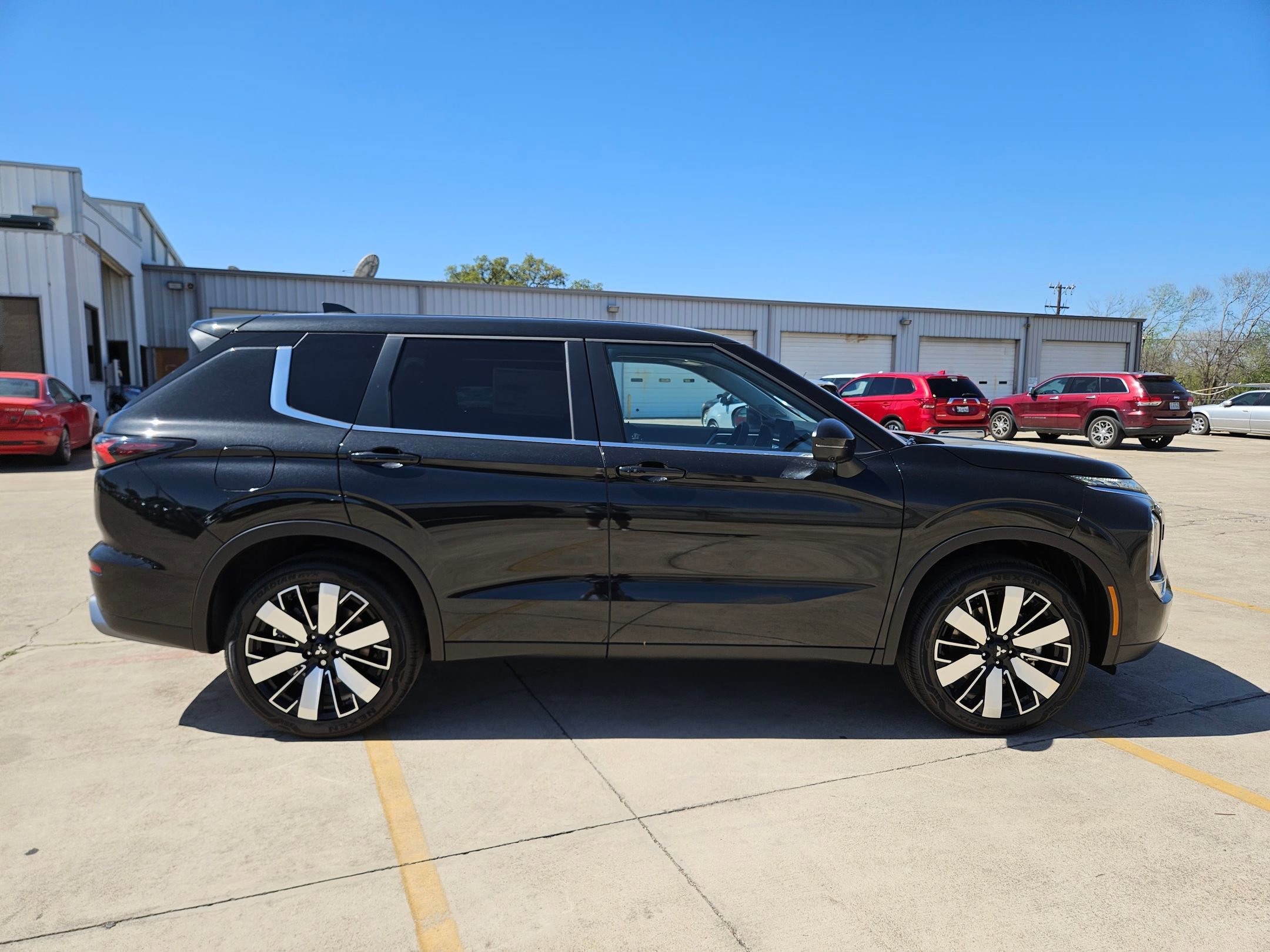 New 2026 Mitsubishi Outlander SE AWD/4WD image 6