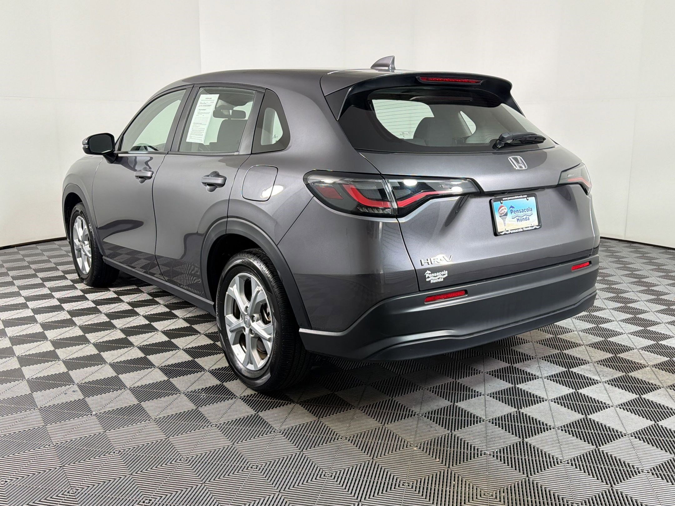 Used 2025 Honda HR-V LX image 2