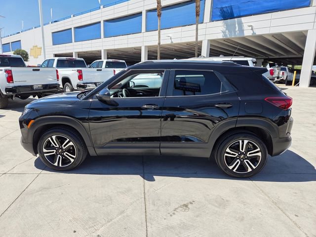 Certified 2023 Chevrolet TrailBlazer LT w/ Convenience Package FWD image 3