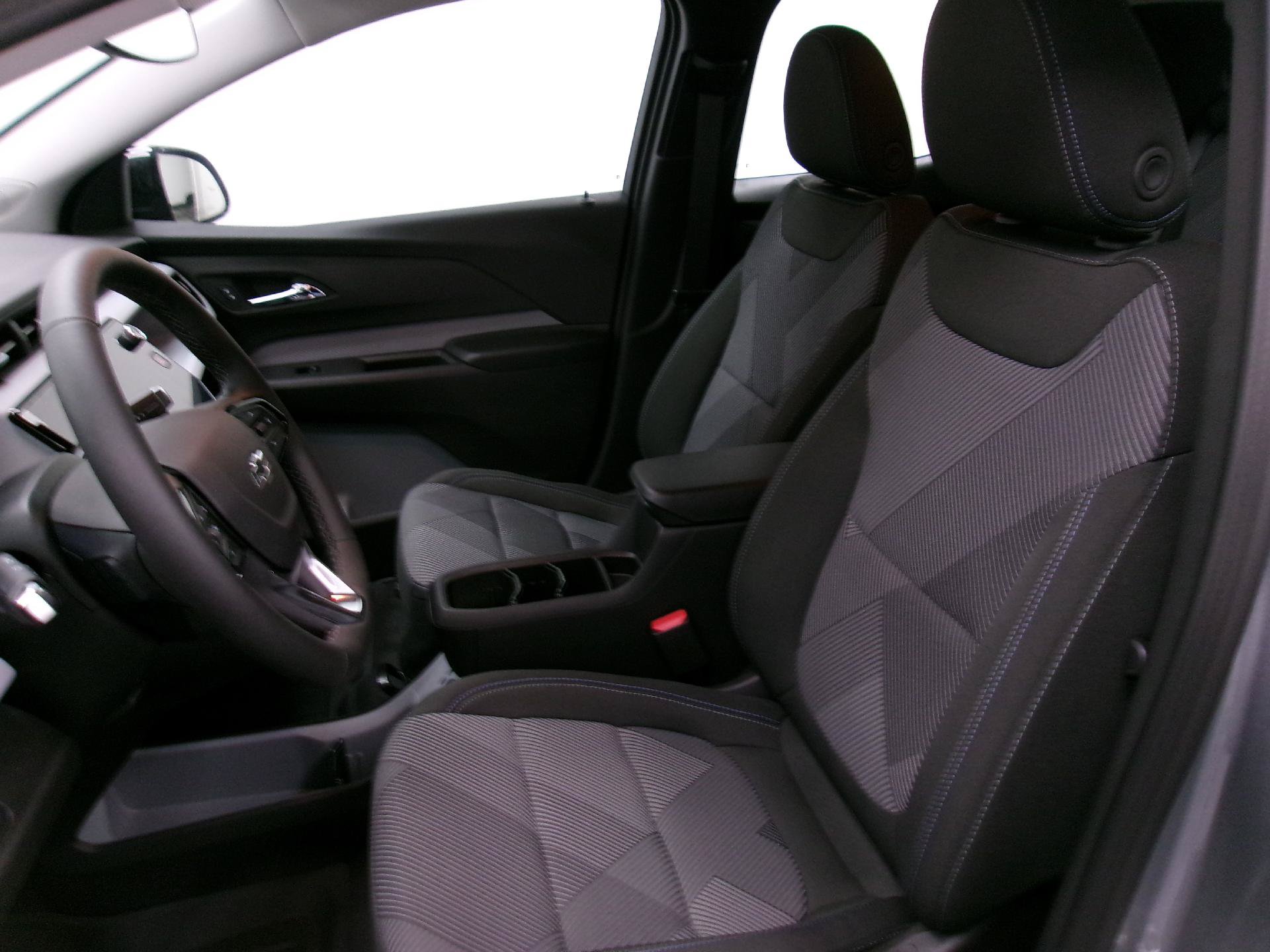 New 2027 Chevrolet Bolt LT w/ Comfort Package FWD image 7