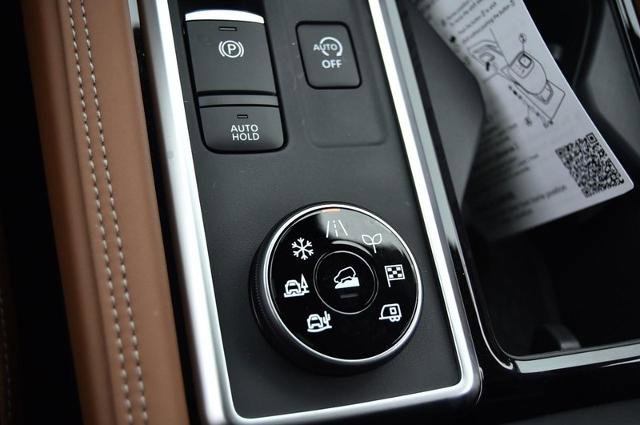 New 2025 Nissan Pathfinder Platinum w/ Cargo Package image 22