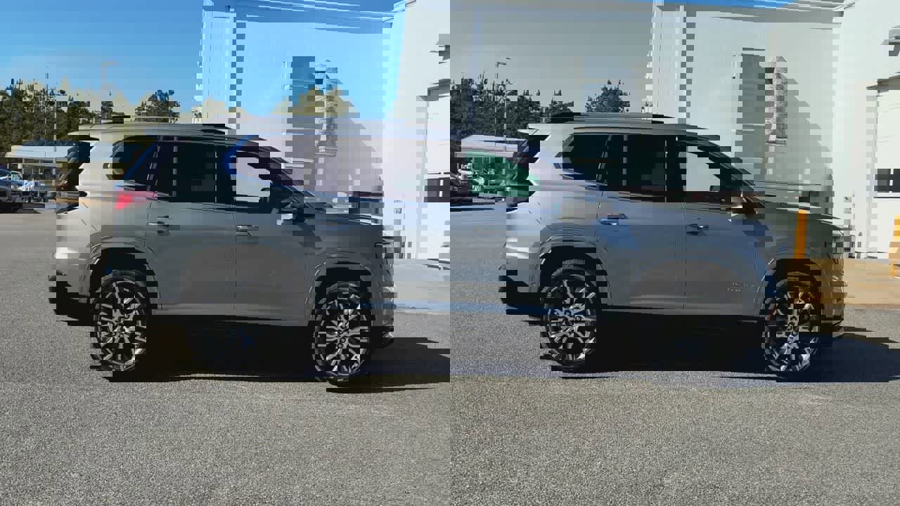 New 2026 GMC Acadia Denali Ultimate w/ LPO, Floor Liner Package image 9