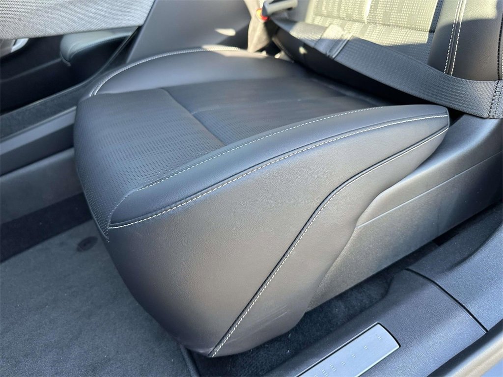 New 2025 Cadillac Optiq Luxury 2 image 15