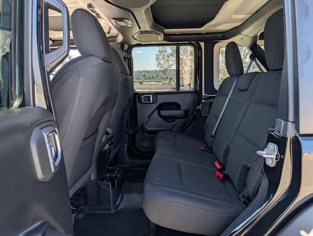 Used 2022 Jeep Wrangler Unlimited Sport AWD/4WD image 13