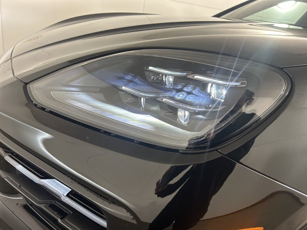 Certified 2026 Porsche Cayenne Coupe image 17