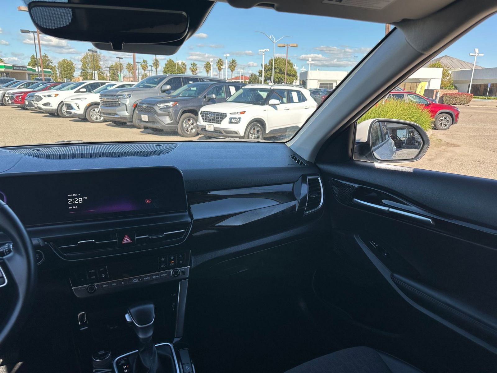 Used 2025 Kia Seltos S FWD image 37