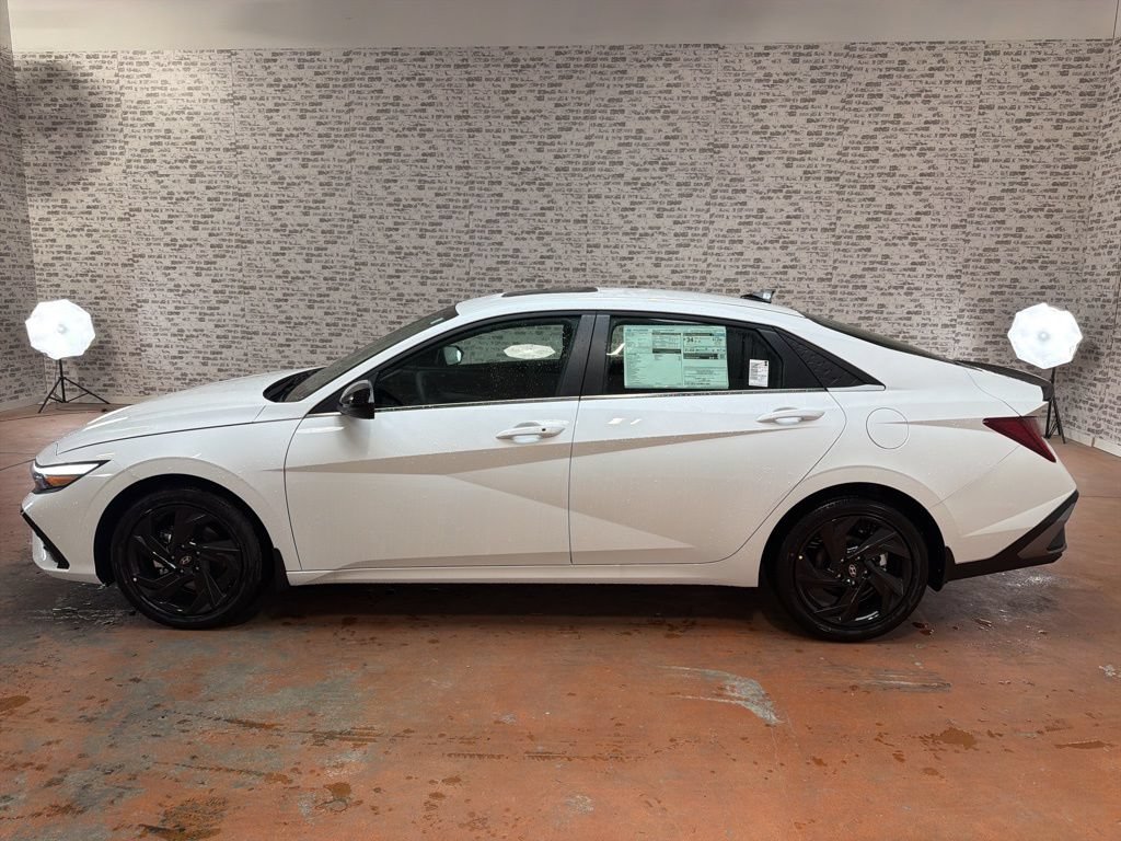 New 2026 Hyundai Elantra SEL Sport Premium FWD image 4