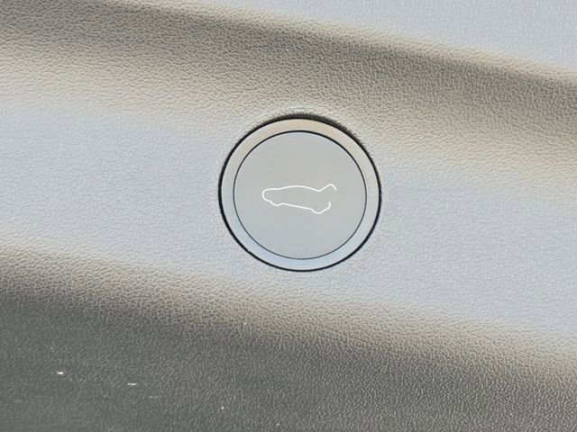 Used 2024 Tesla Model Y Long Range image 17