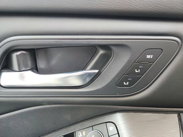 Used 2025 Nissan Rogue SL w/ Tech Package image 32