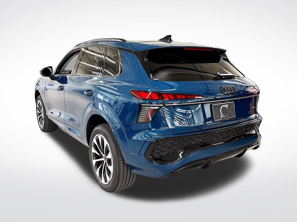 New 2026 Audi Q3 quattro 2.0T AWD/4WD image 3