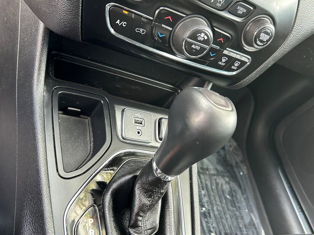 Used 2019 Jeep Cherokee Limited image 23