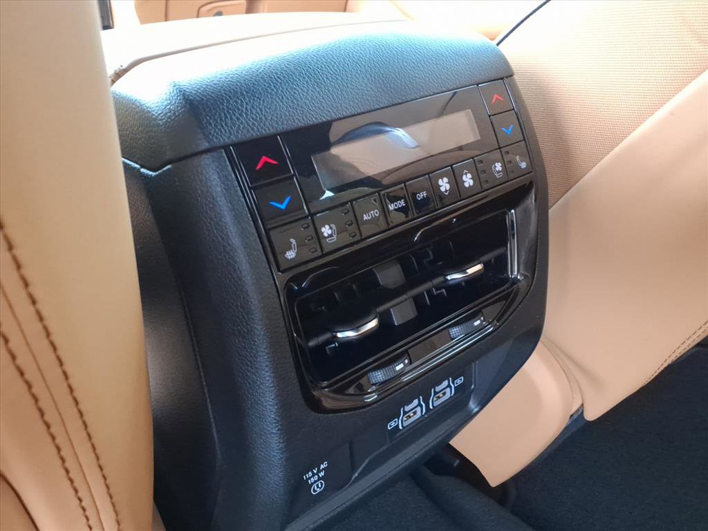 Used 2025 Jeep Grand Cherokee L Summit AWD/4WD image 18