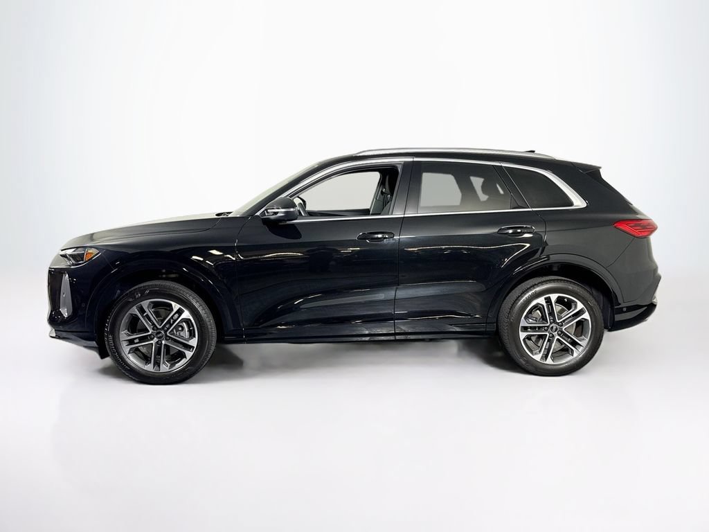 Used 2025 Audi Q5 Premium w/ Convenience Package AWD/4WD image 3