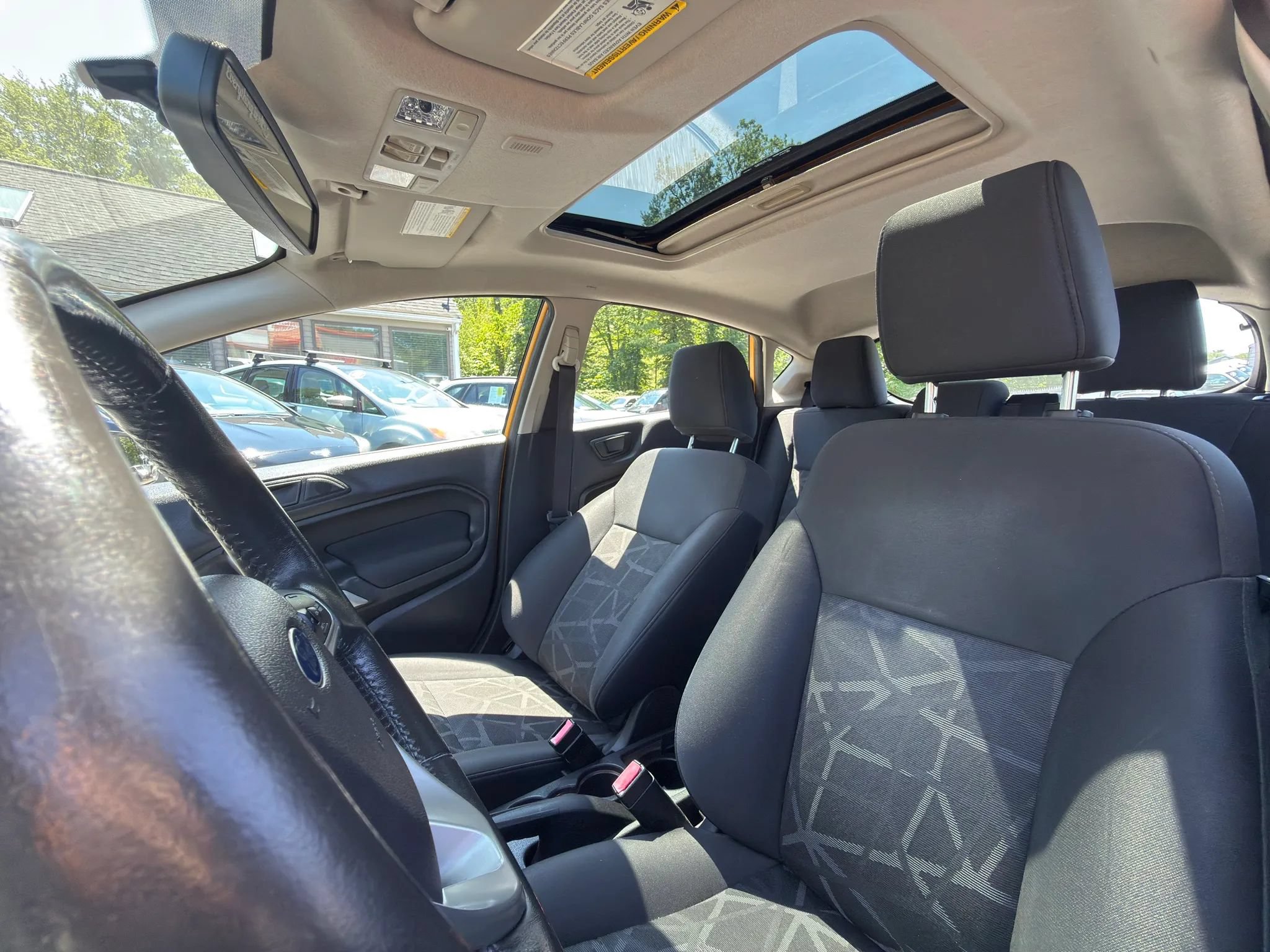 Used 2011 Ford Fiesta SES FWD image 24