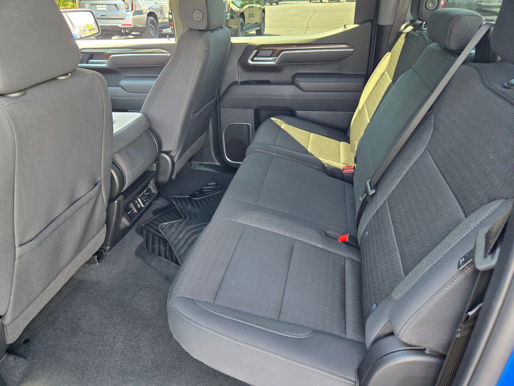 Used 2025 Chevrolet Silverado 1500 LT image 15