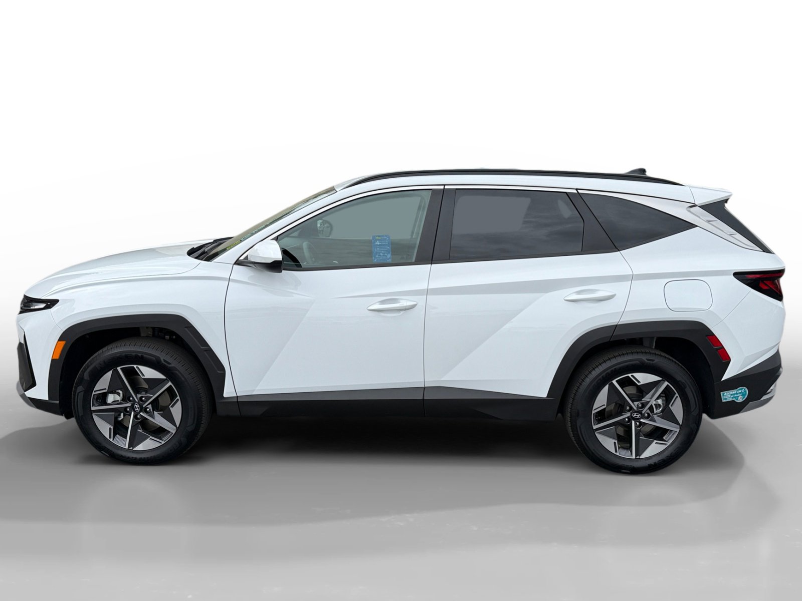 Certified 2025 Hyundai Tucson SEL image 2
