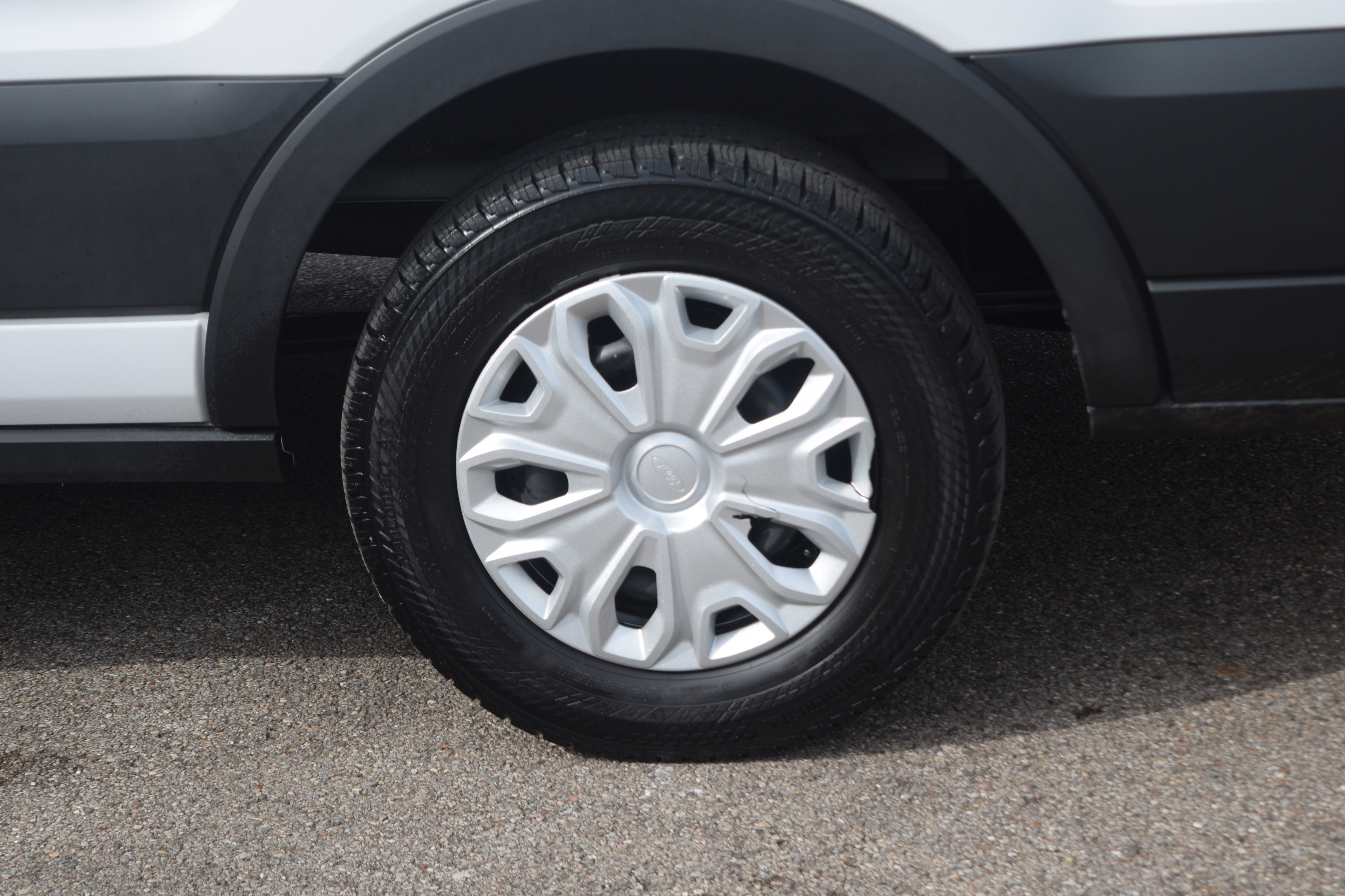 Used 2024 Ford Transit 350 XLT image 30