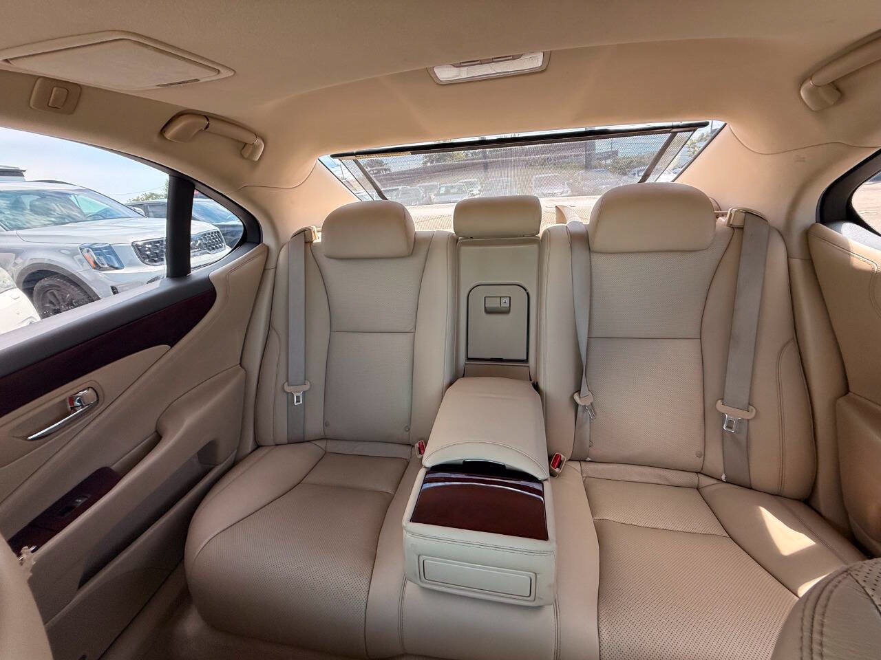 Used 2009 Lexus LS 460 RWD image 58