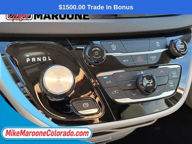 Used 2023 Chrysler Voyager LX image 21
