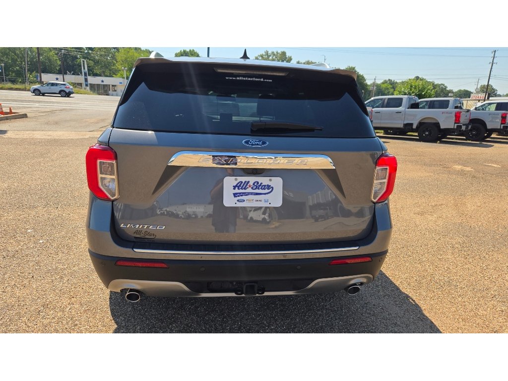 Used 2024 Ford Explorer Limited w/ Limited Technology Package RWD image 4