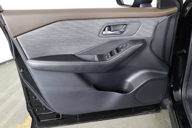 Used 2023 Nissan Rogue SV FWD image 18