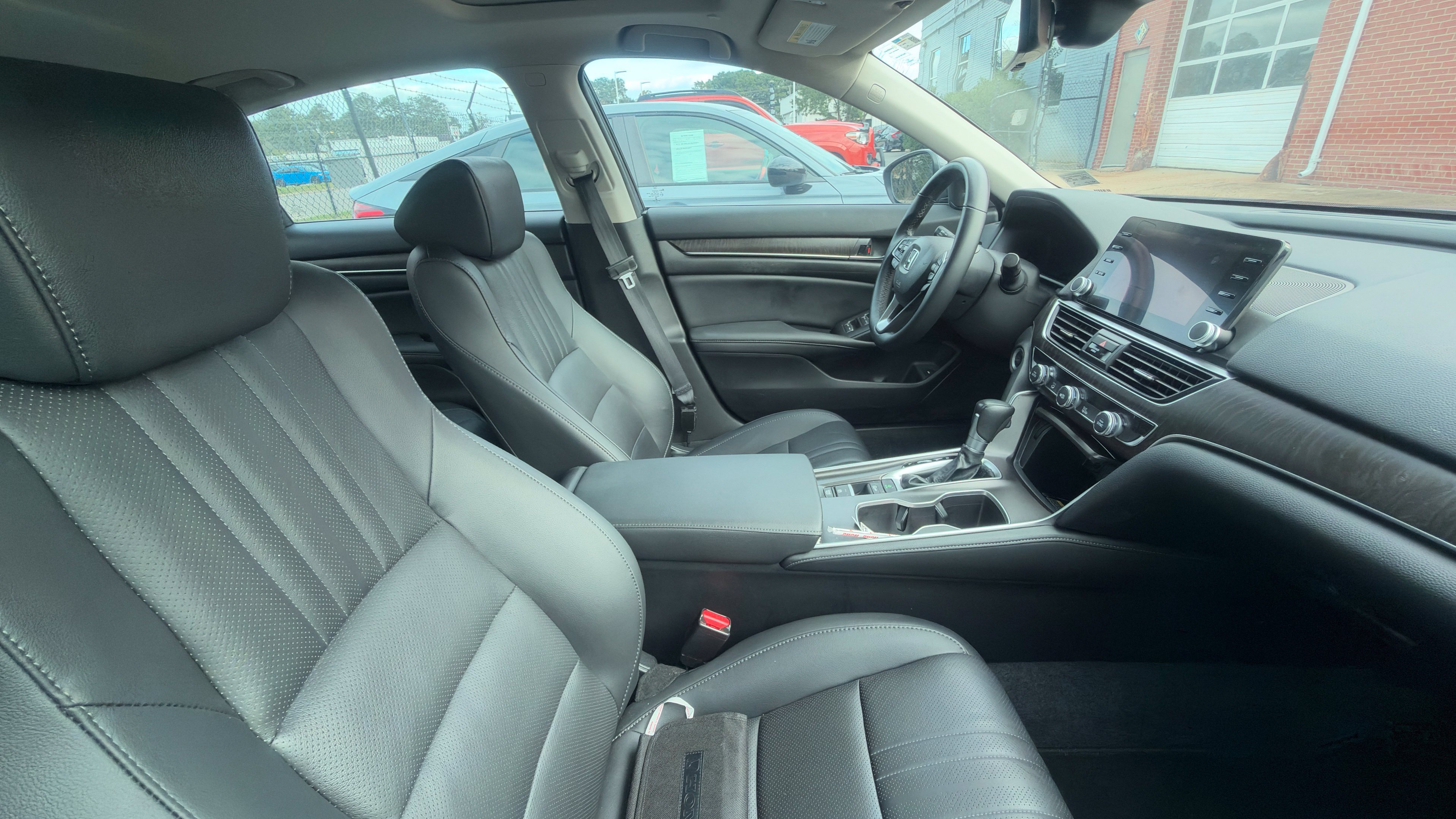 Used 2022 Honda Accord EX-L image 7