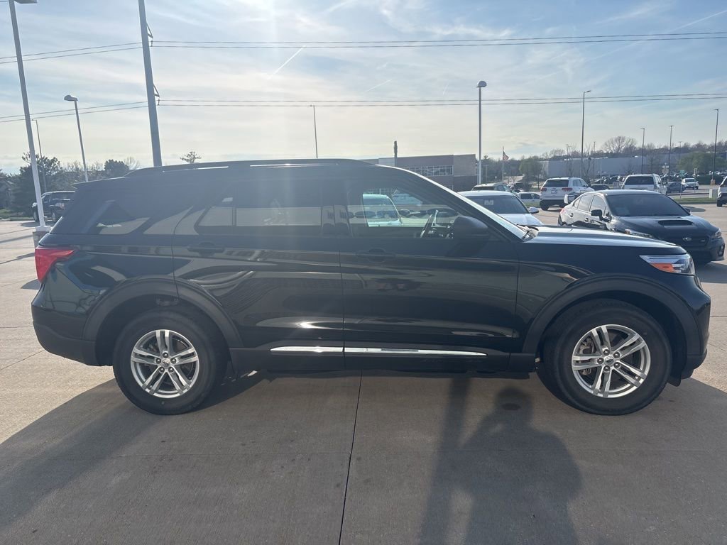Used 2021 Ford Explorer XLT image 4