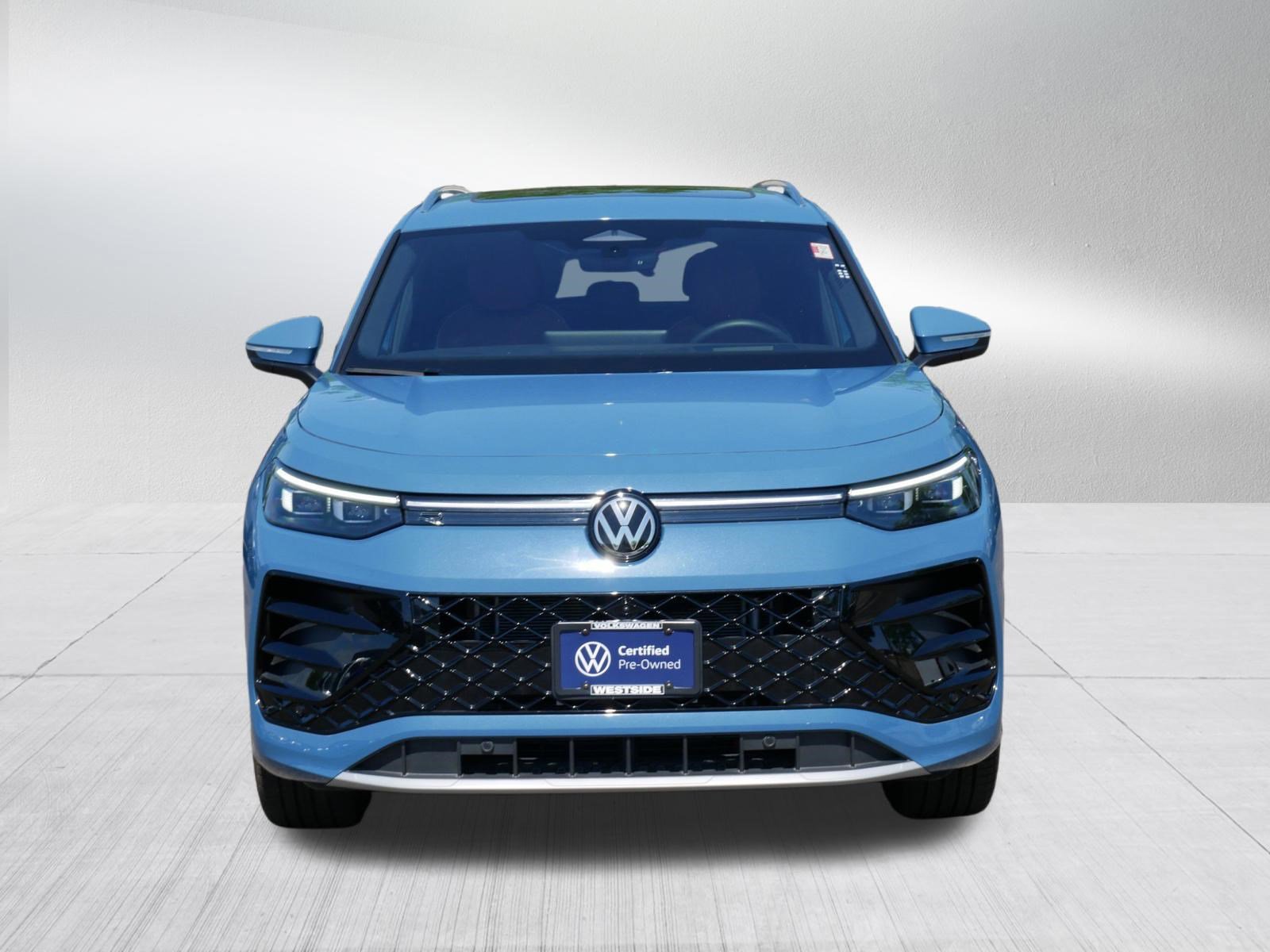 Certified 2025 Volkswagen Tiguan SEL R-Line AWD/4WD image 2