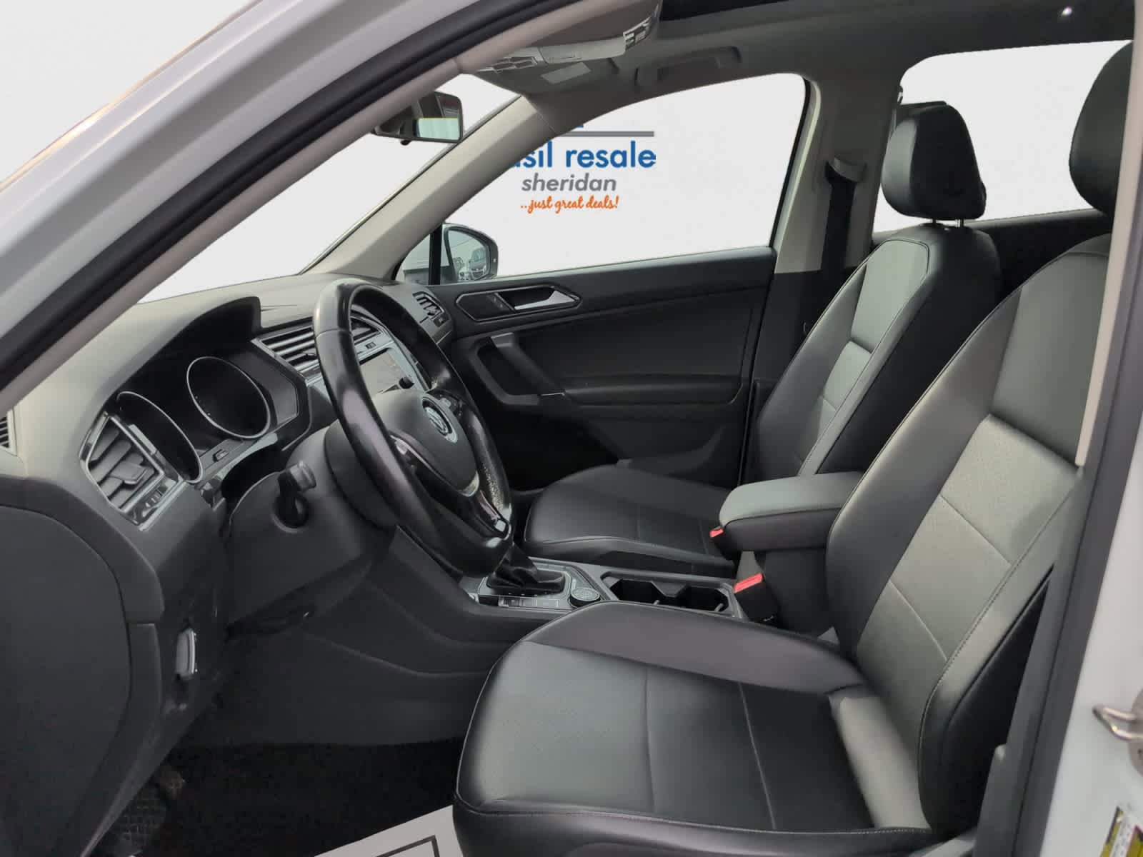 Used 2018 Volkswagen Tiguan SE AWD/4WD image 15
