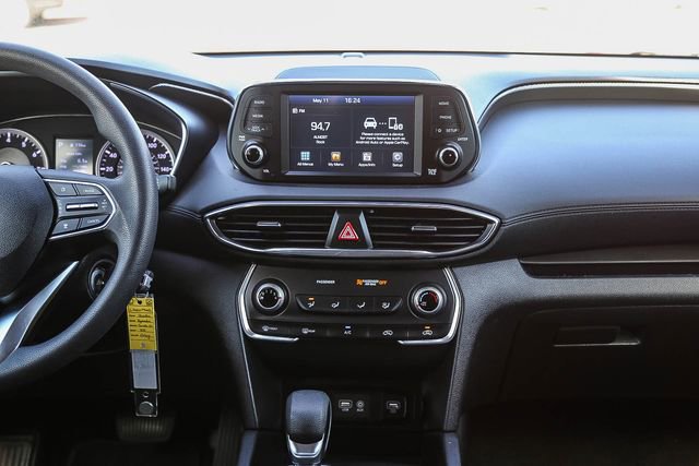 Used 2020 Hyundai Santa Fe SE AWD/4WD image 14