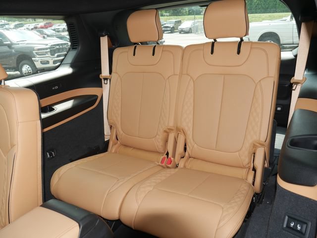Used 2025 Jeep Grand Cherokee L Summit w/ Advanced Protech Group IV AWD/4WD image 27