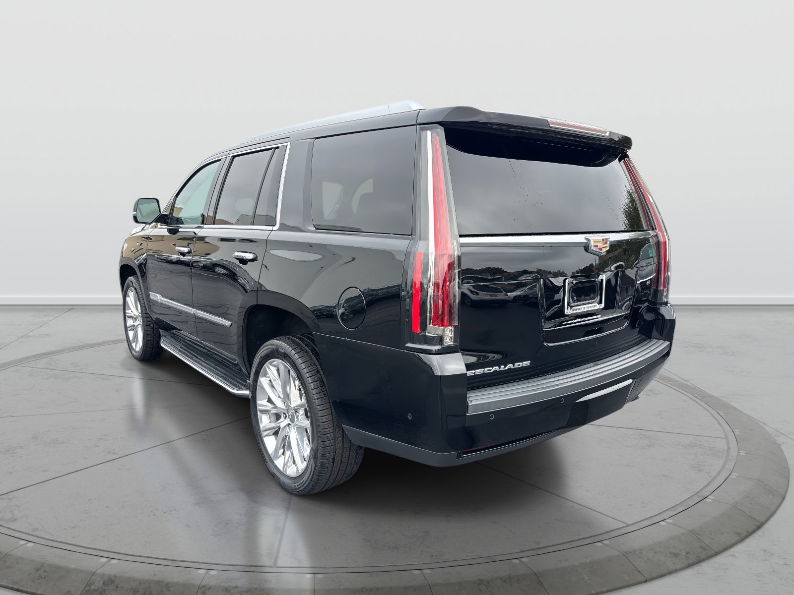 Used 2020 Cadillac Escalade Luxury image 4