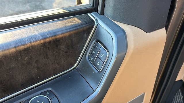 Used 2022 Ford F150 Lariat w/ Equipment Group 502A High image 9