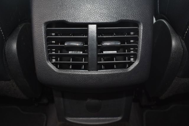 Used 2017 Ford Fusion SE image 32