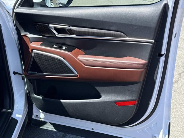 Used 2023 Kia Telluride EX w/ EX Captain's Chair Package image 8