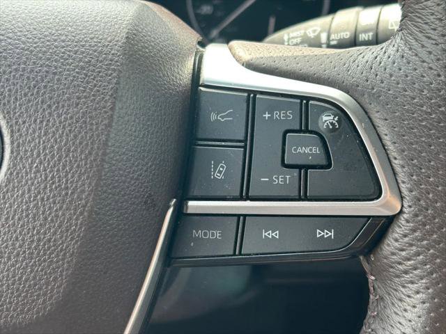 Certified 2024 Toyota Sienna Platinum image 44