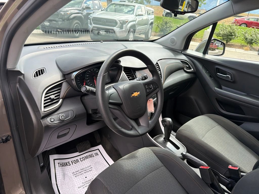 Used 2020 Chevrolet Trax LS FWD image 23