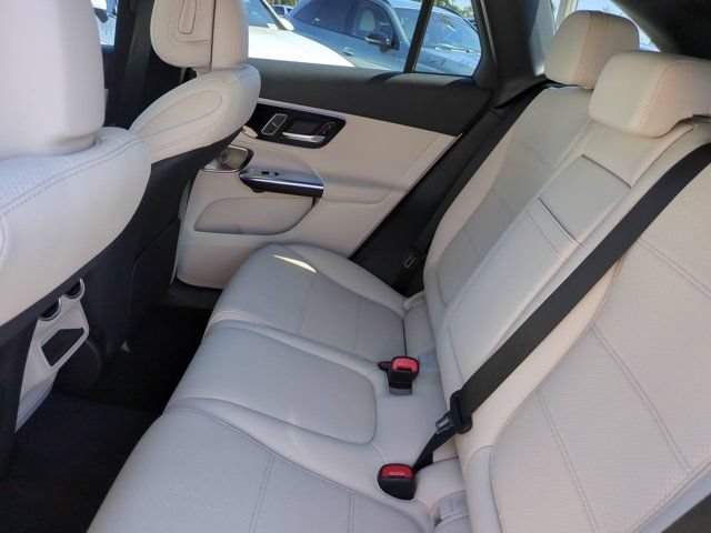 Used 2026 Mercedes-Benz GLC 300 image 14