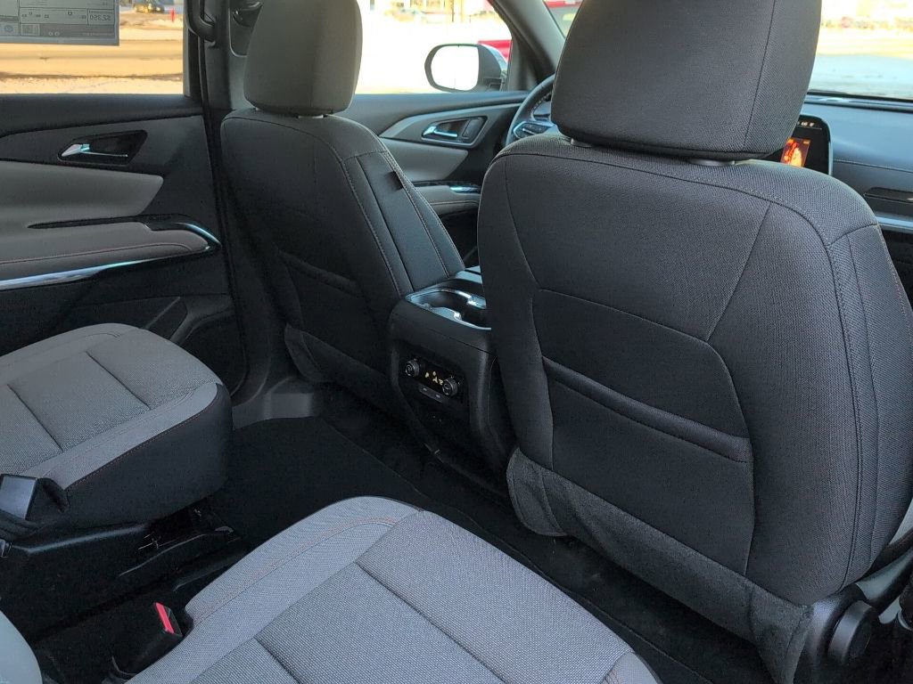 Used 2026 Chevrolet Traverse LT image 26