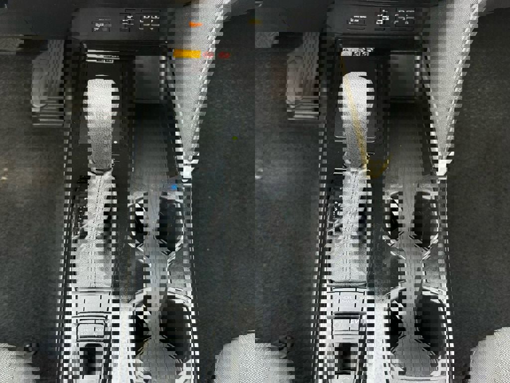 Used 2025 Toyota Camry LE image 27