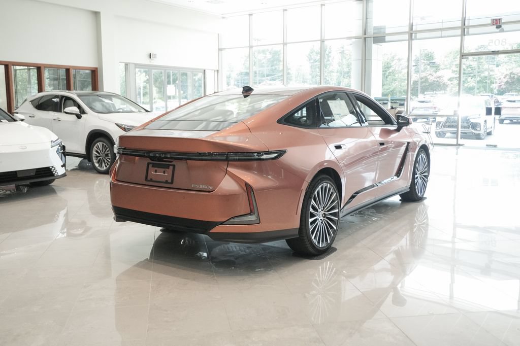 New 2026 Lexus ES 350e FWD image 4