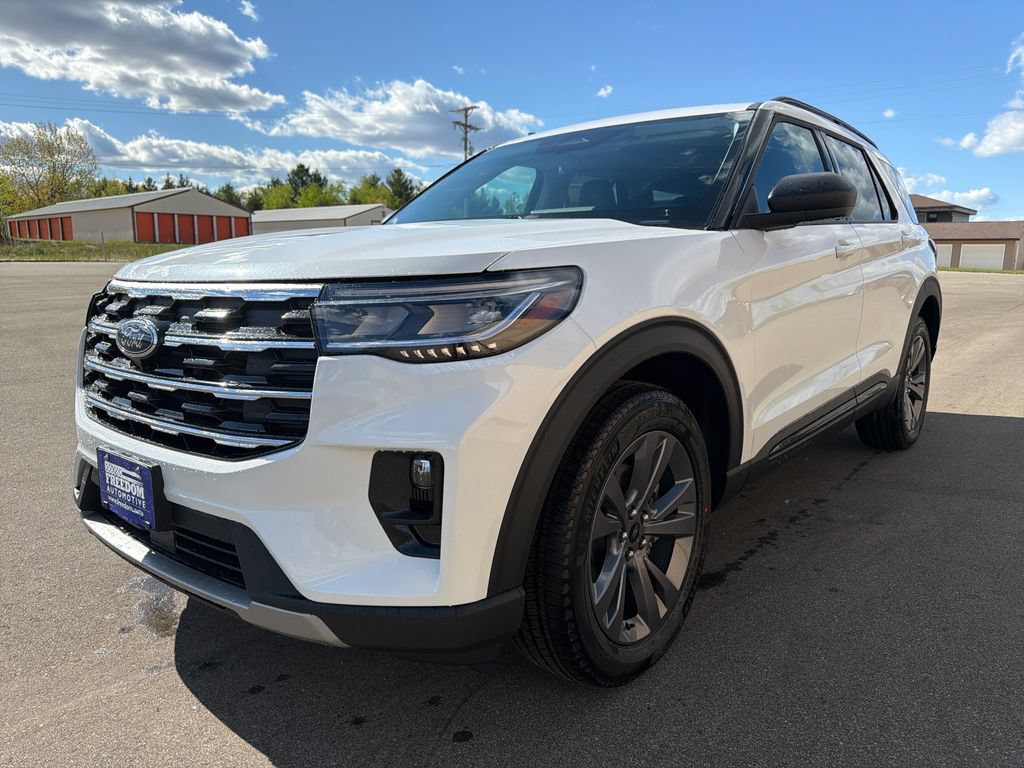 New 2026 Ford Explorer Active w/ Active Comfort Package AWD/4WD image 1
